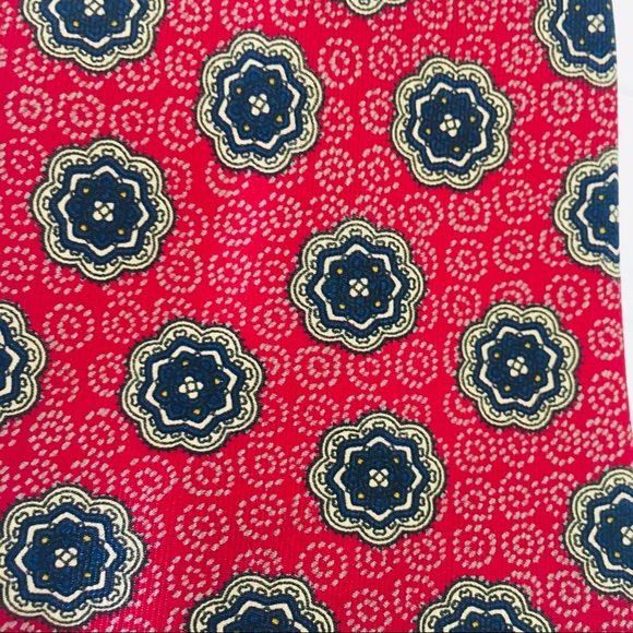 John Henry for Dillard’s Classic Red Medallion Tie - Picture 2 of 8